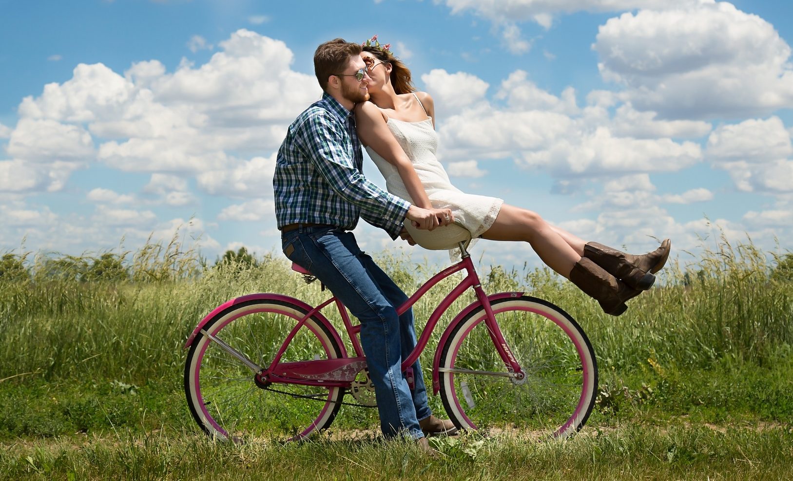 The Secret To The Perfect Proposal Is In The Location Reveals Survey