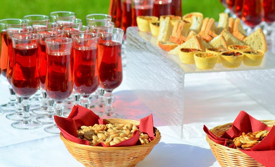 5 Fab Cocktails Your Wedding Guests Will Love