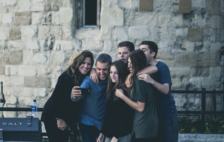 6 Novel Ways Brides-To-Be Can Involve Their Siblings In Their Wedding Plans