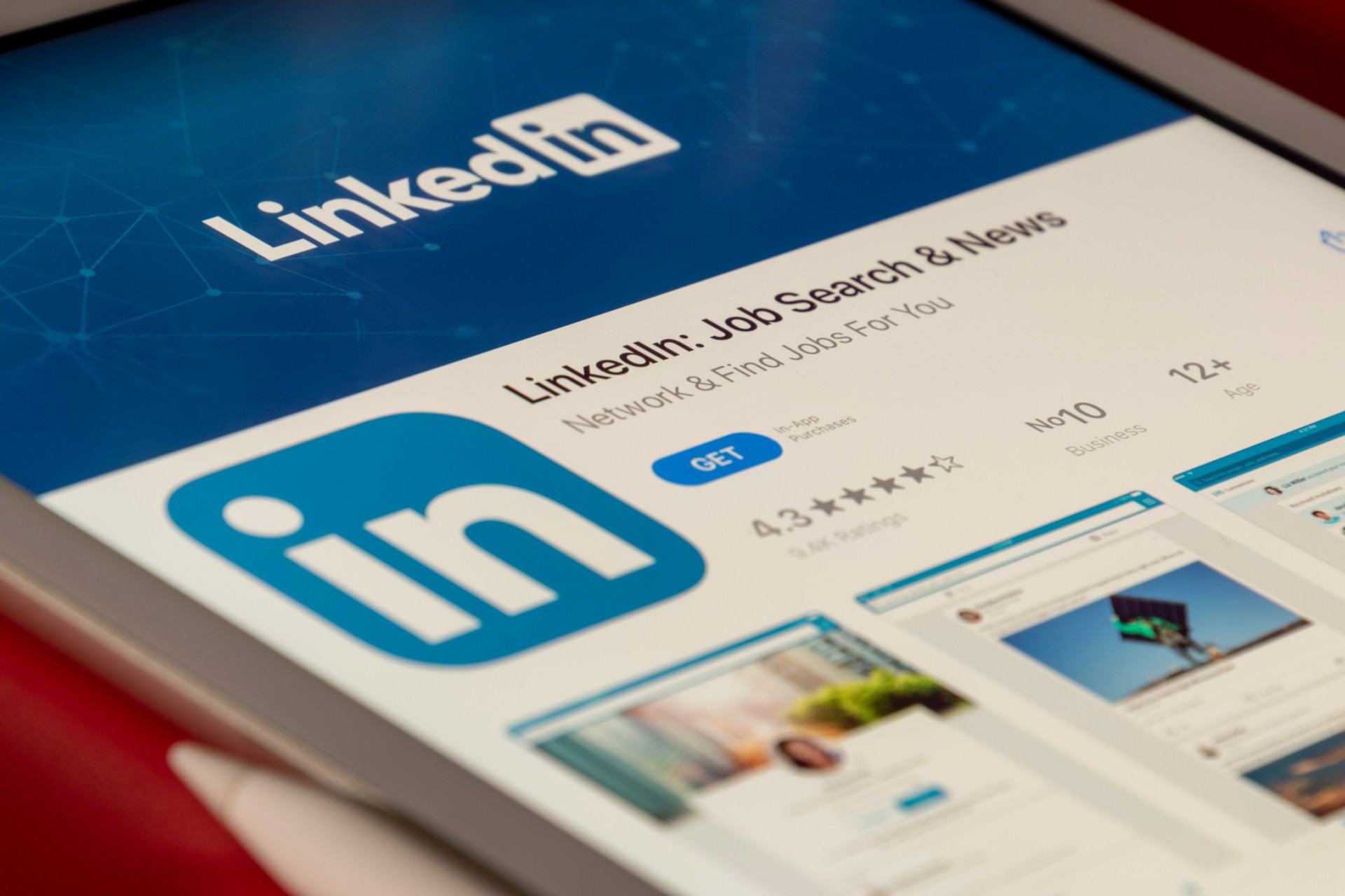 How to Use LinkedIn to Find Your Dream Job