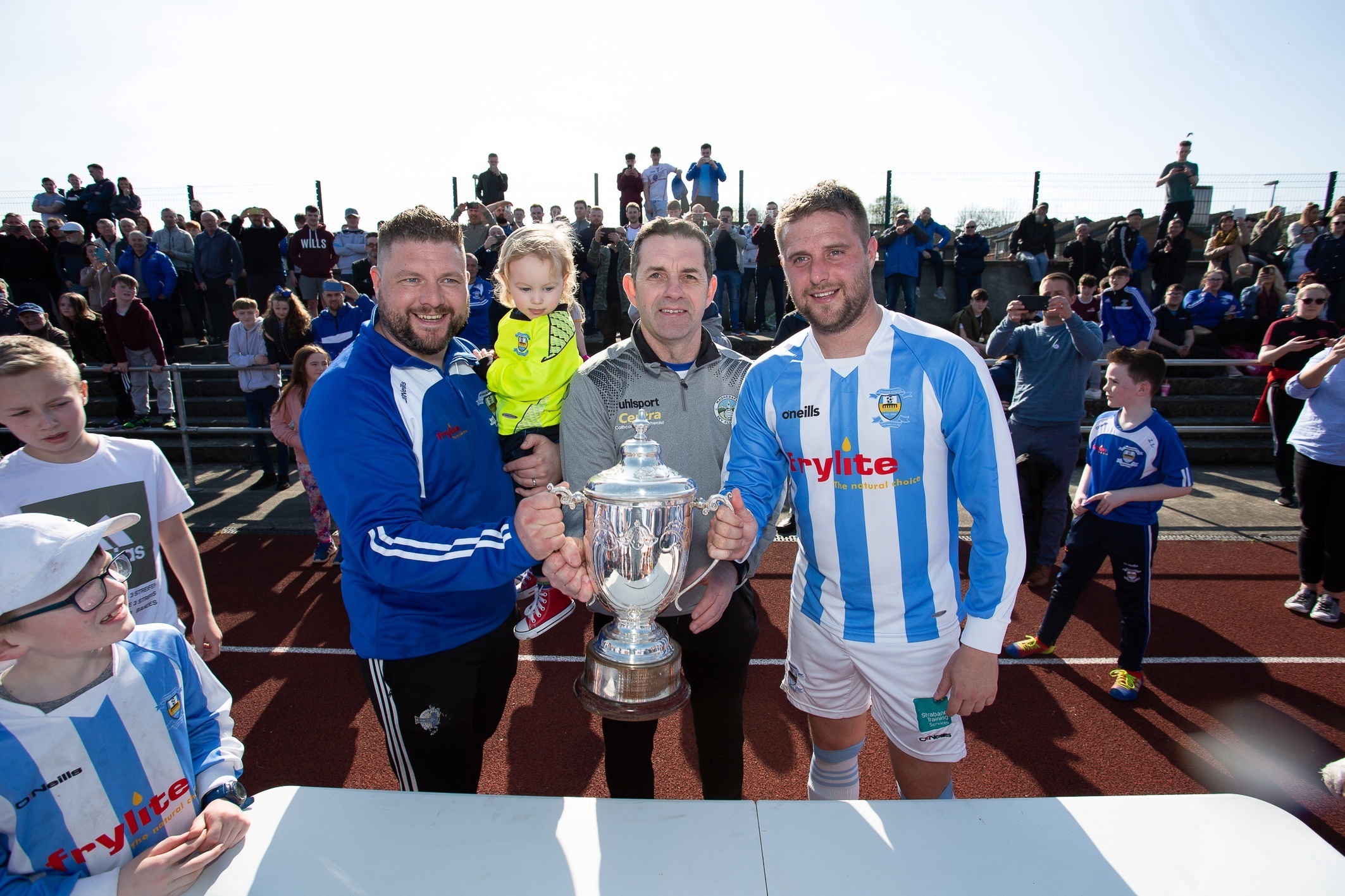 Departing Curry pays tribute to his players