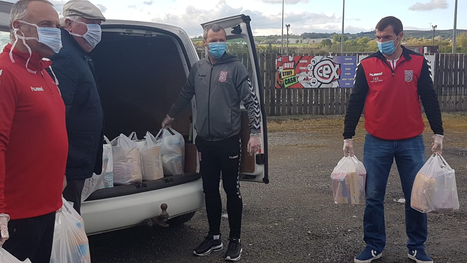 Dergview continue to deliver food parcels