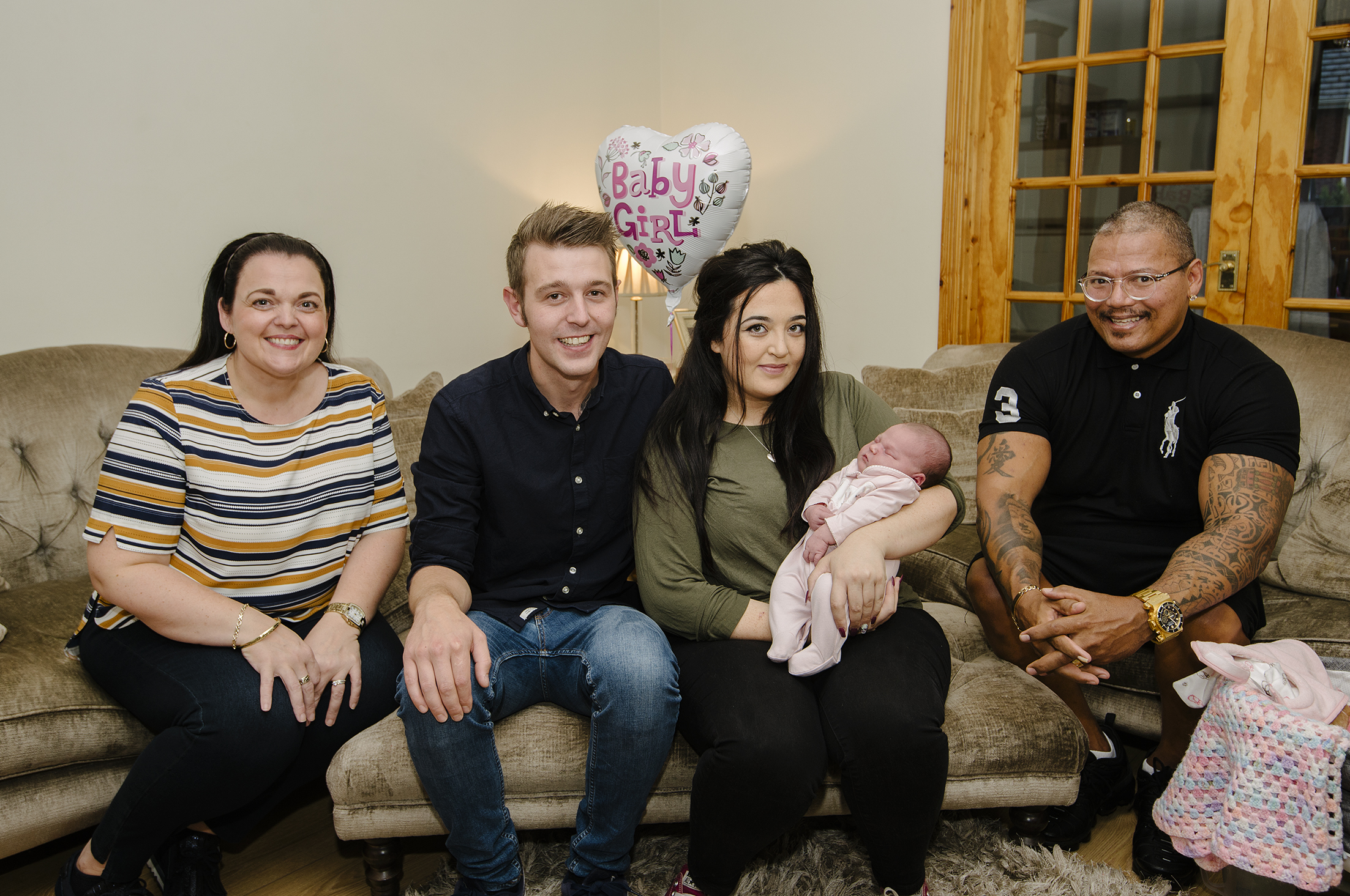 Kind neighbours come to pregnant mum’s rescue