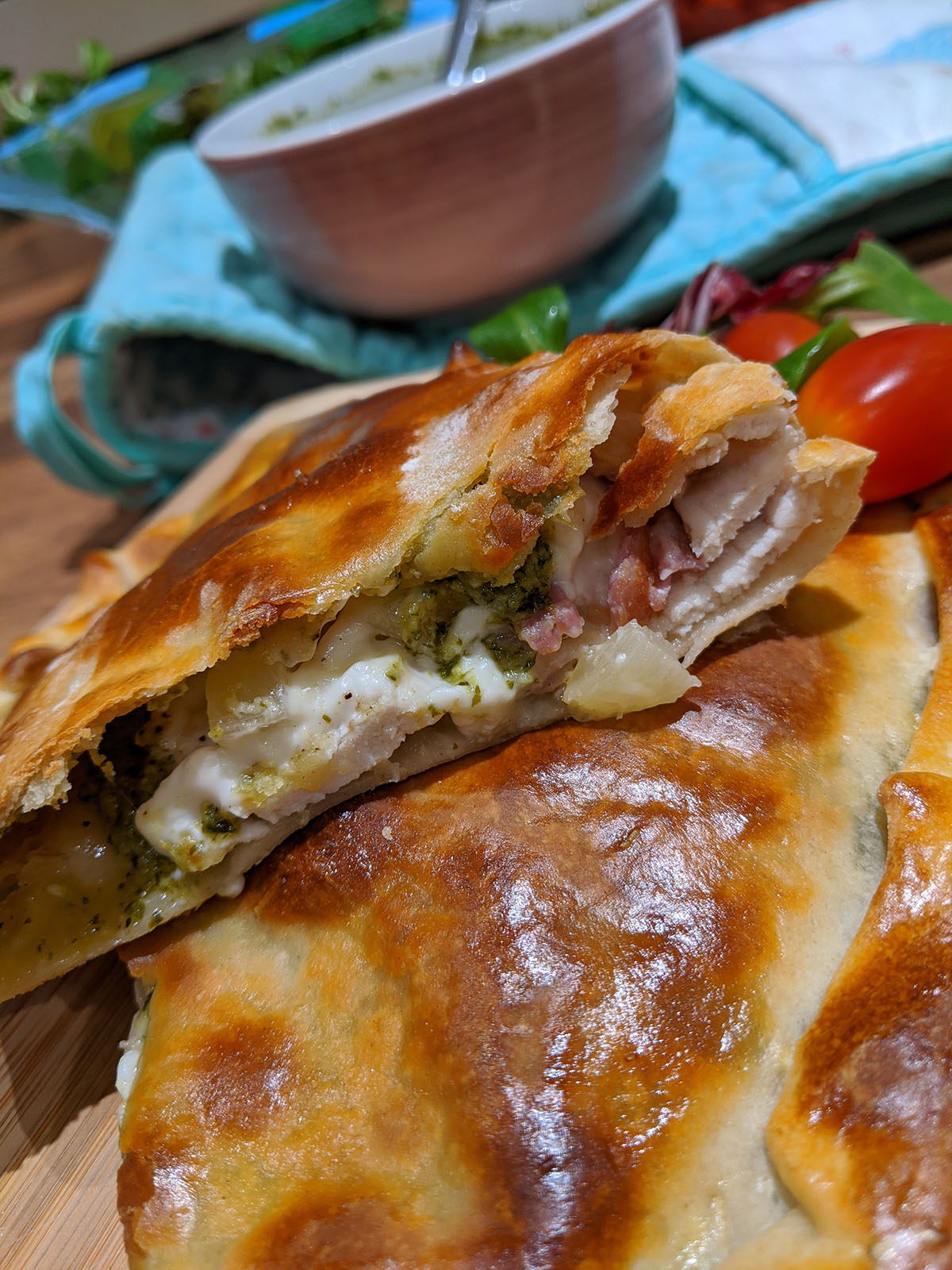 Calzone have eyes for you