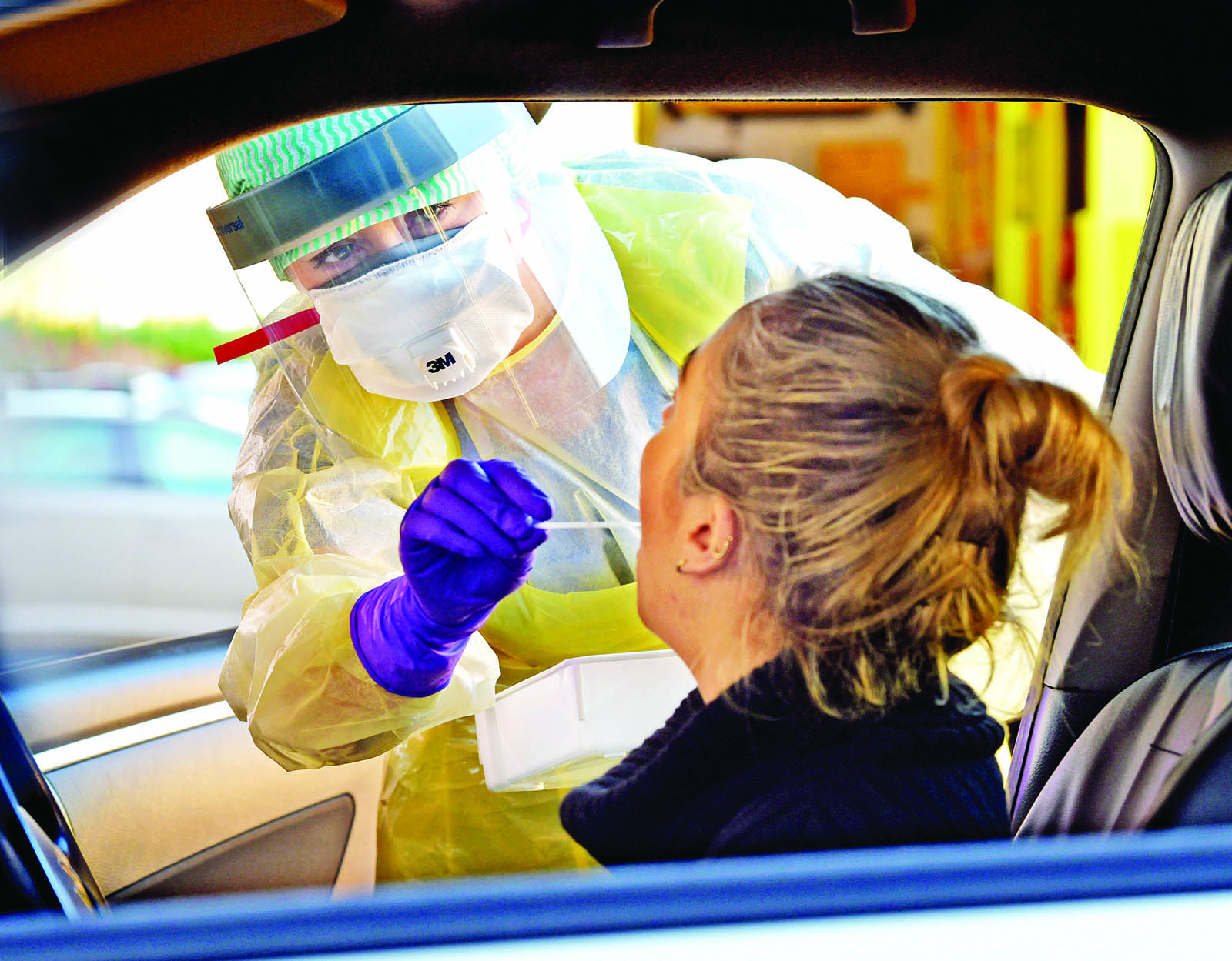 Schools to close as new restrictions to be introduced