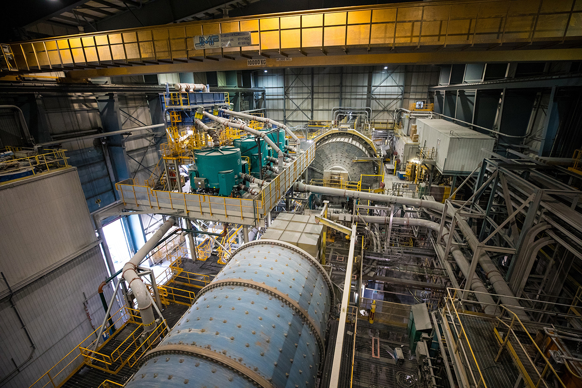 How does a mine work? Processing