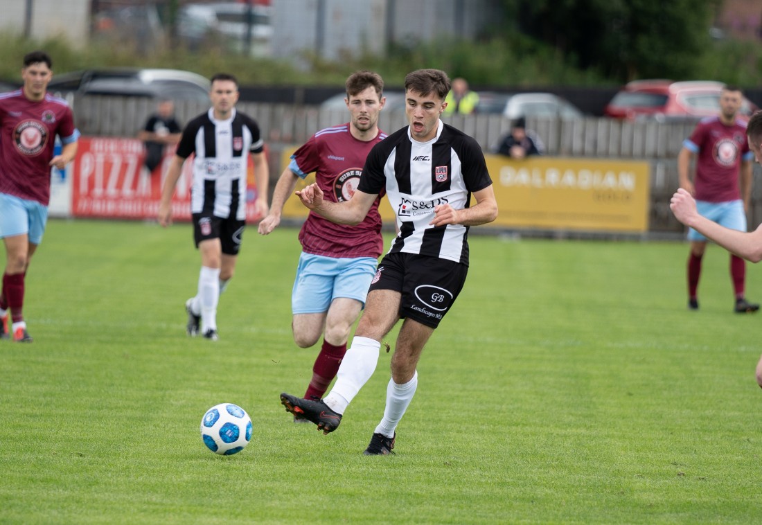 Stute awarded controversial penalty as Dergview held at Brandywell