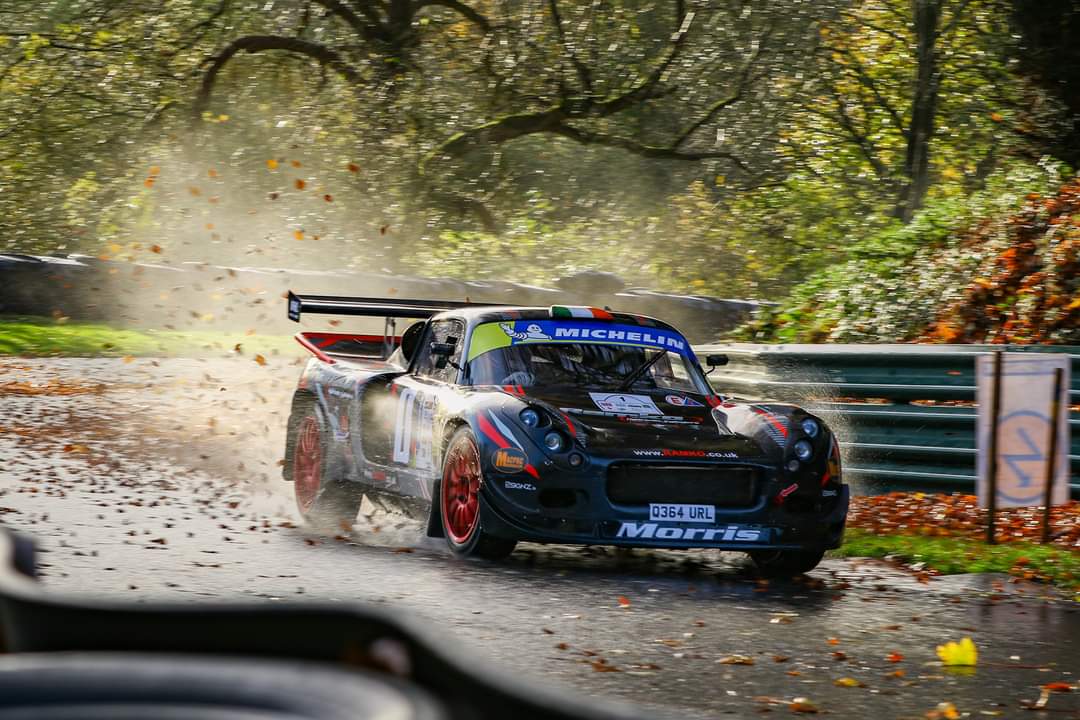 Morris mounts stunning comeback at Cadwell Park