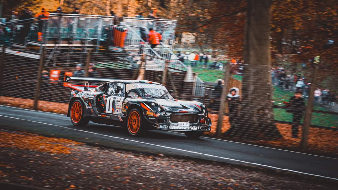 Morris continues title charge at Donington