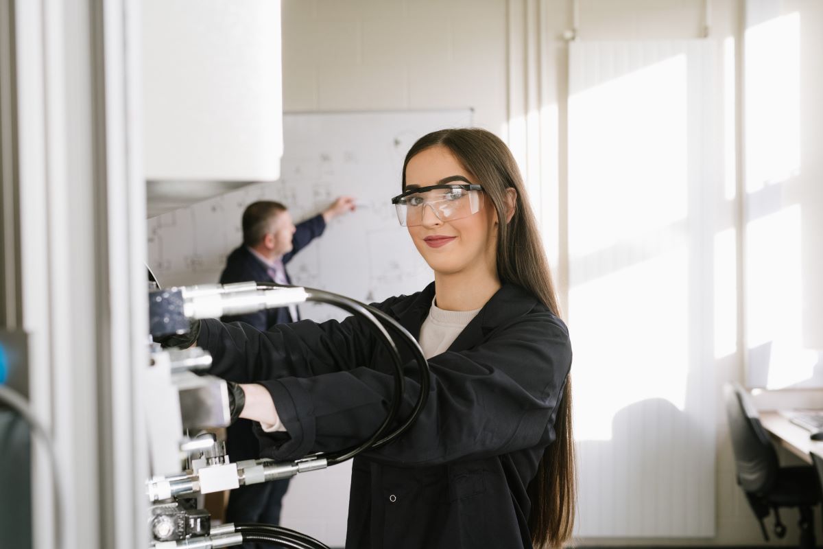 Latest robots and virtual welding at Dungannon apprenticeship fair
