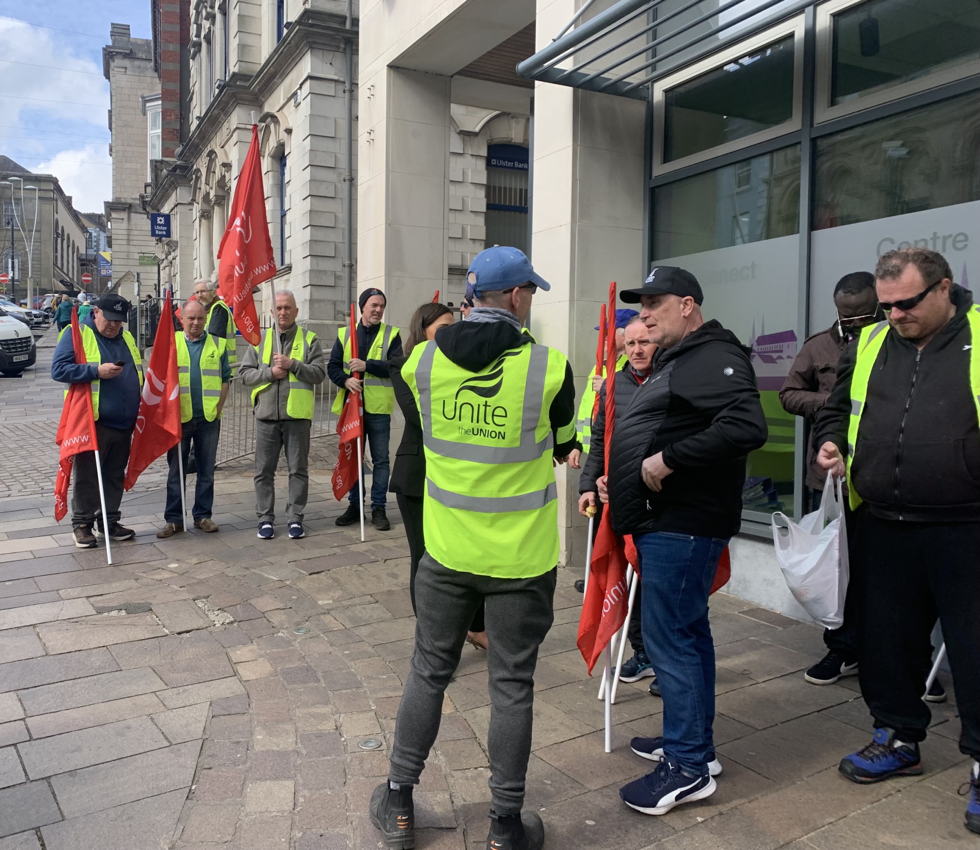 Union claims local authorities can end disruptive strikes