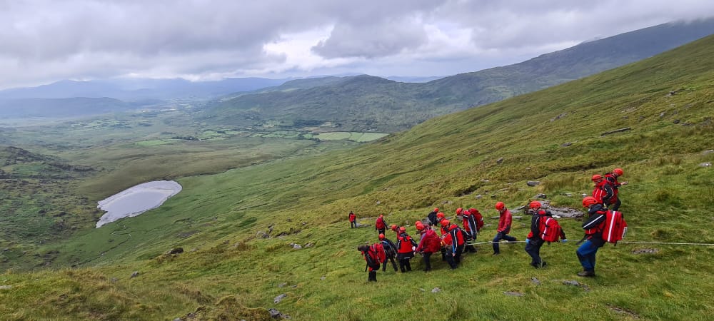 Hospitalised hiker repays debt to mountain rescuers