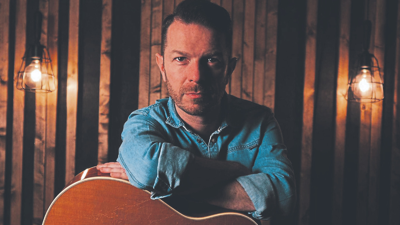 Omagh singer, Gary Quinn, dedicates single to dad