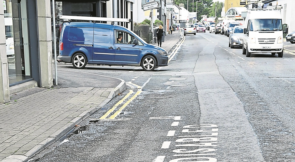 MLA slams ‘highest road defects in North’