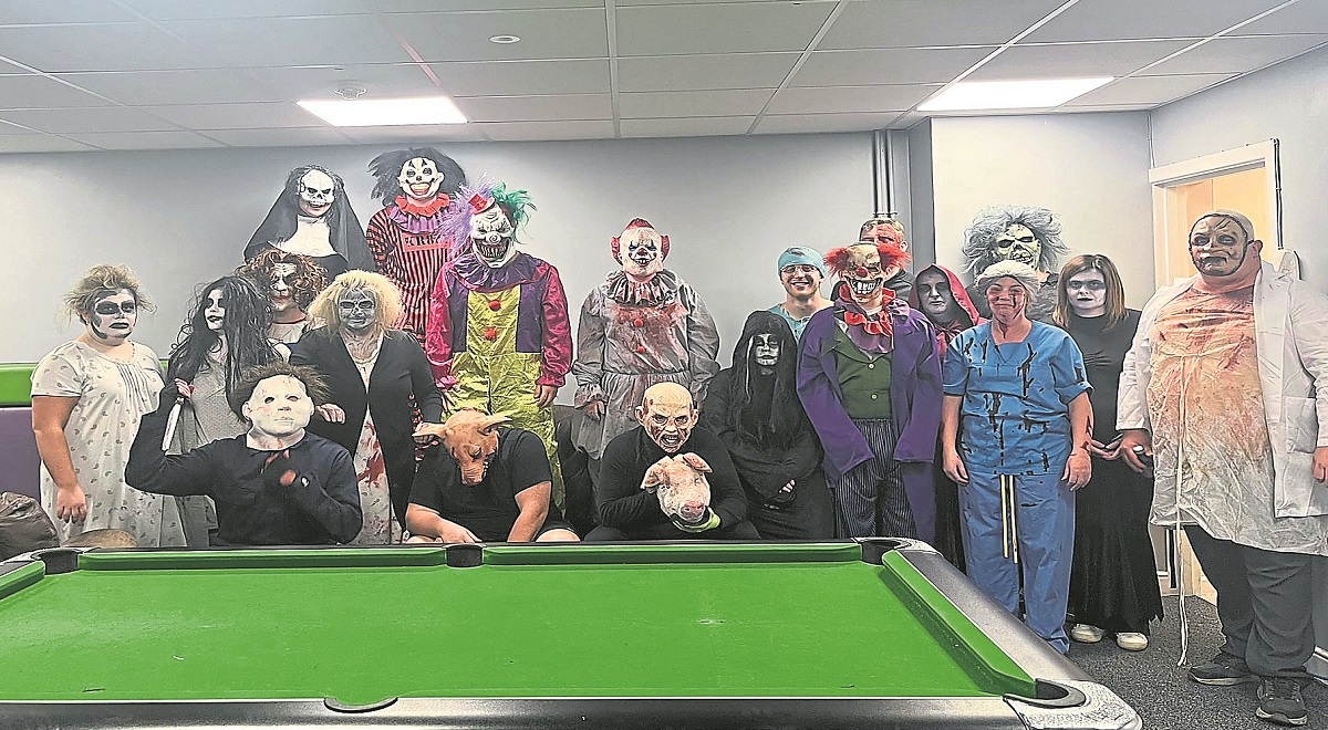 Monsters and apple tarts at Ógras