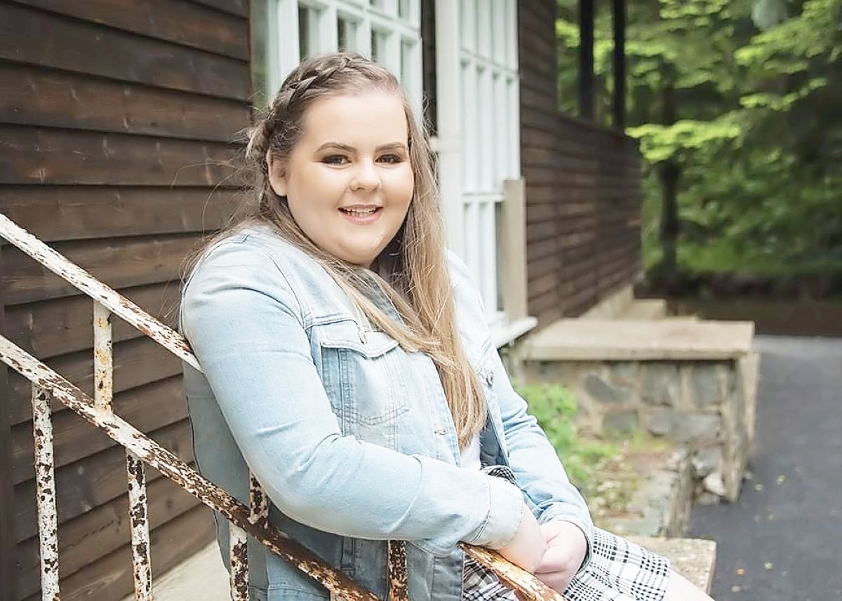 Cara McGillion to release debut album during emotional concert