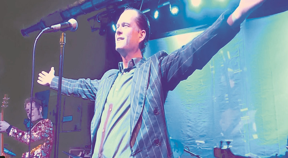 Lead singer of the Electric Six to rock Tyrone bars