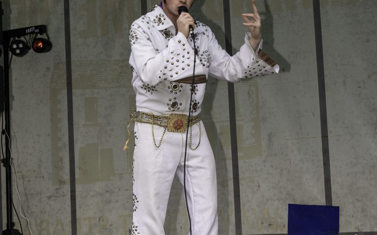 Jelvis gets the hips working as he performs for the funday crowd.