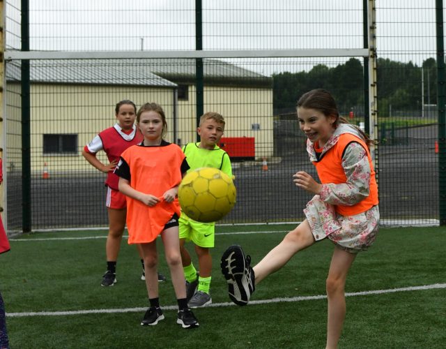 The Girls team start the kick rounders off with a good kick from Aoife. DR30