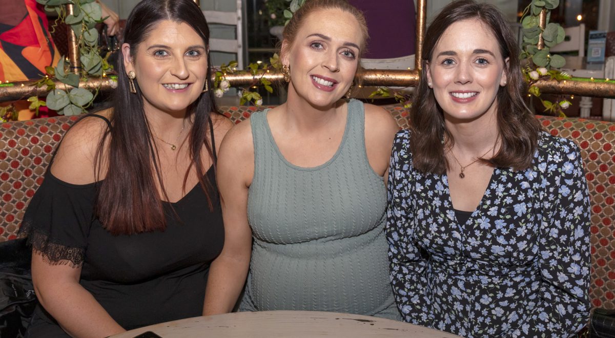 Michelle Molloy with Claire and Nicola McNabb.JMG26